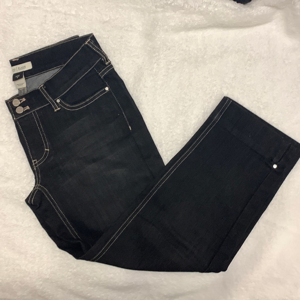 White House Black Market ankle/capri jean. Size 0